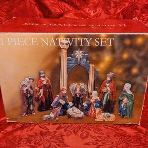 11 Piece Nativity Set